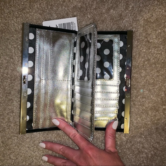 SOLDHot Topic Zebra Wallet - Picture 3 of 4